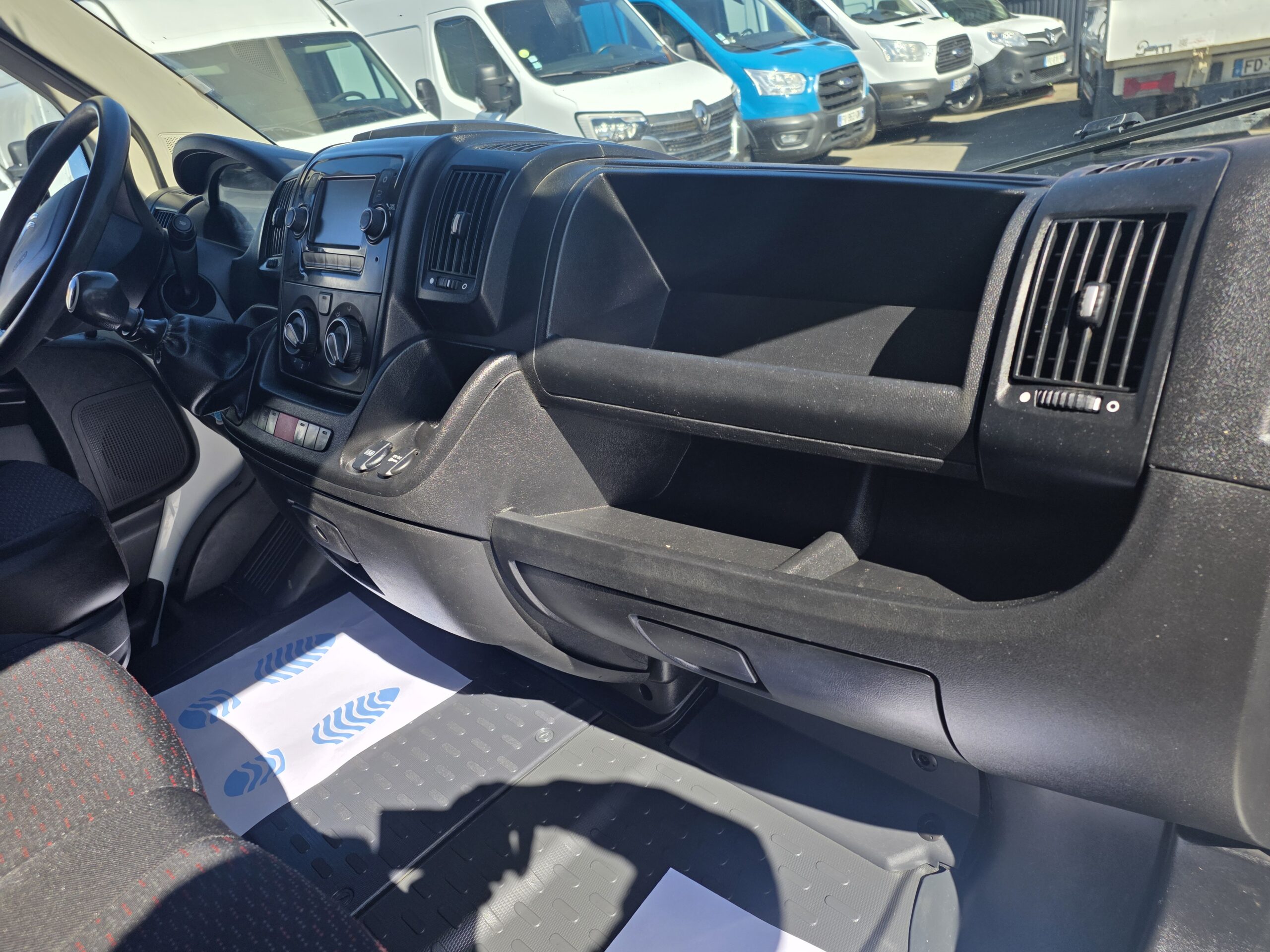 
								CITROEN JUMPER 2.2 HDI L2H2 120CV plein									