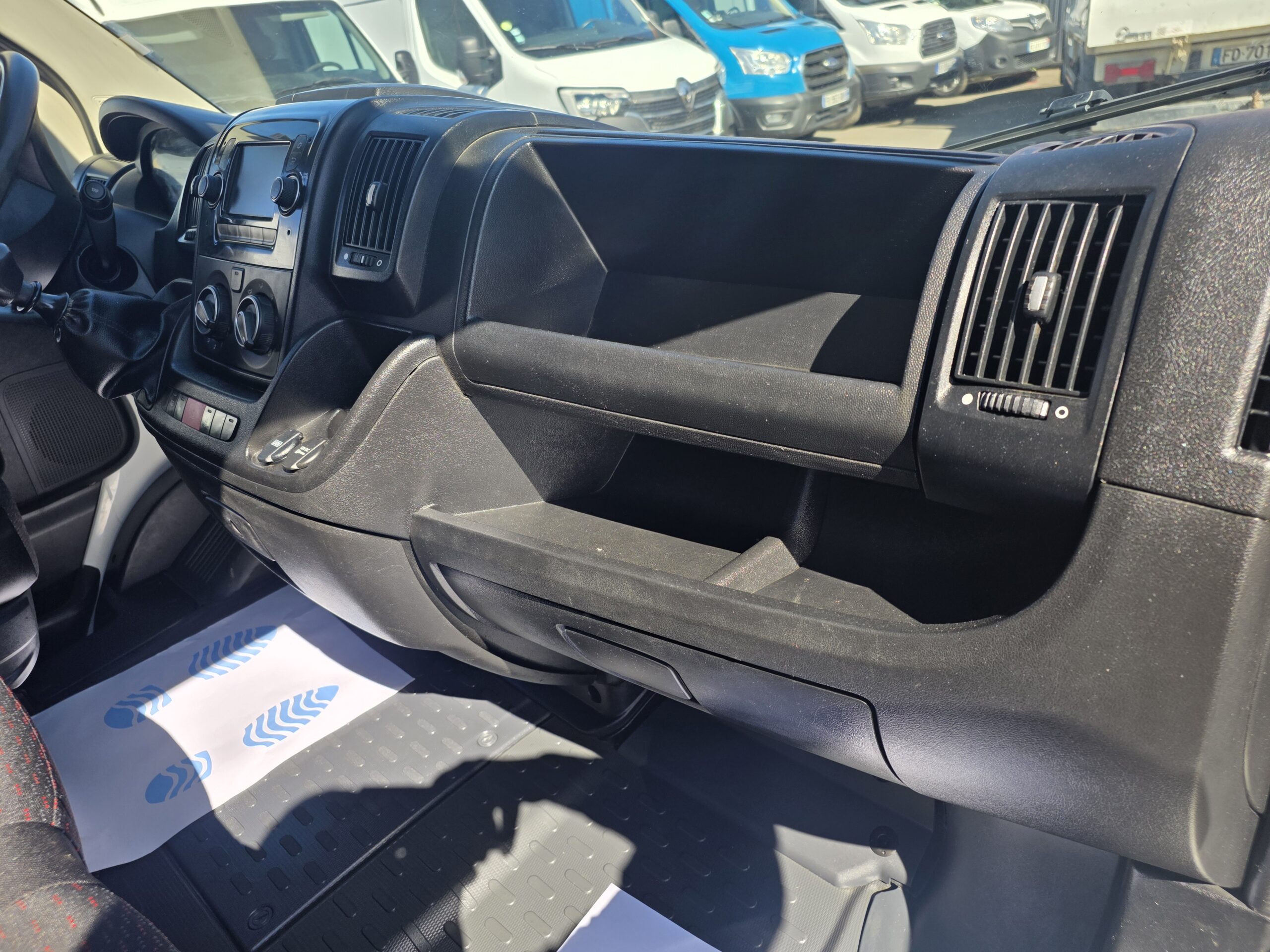 
								CITROEN JUMPER 2.2 HDI L2H2 120CV plein									
