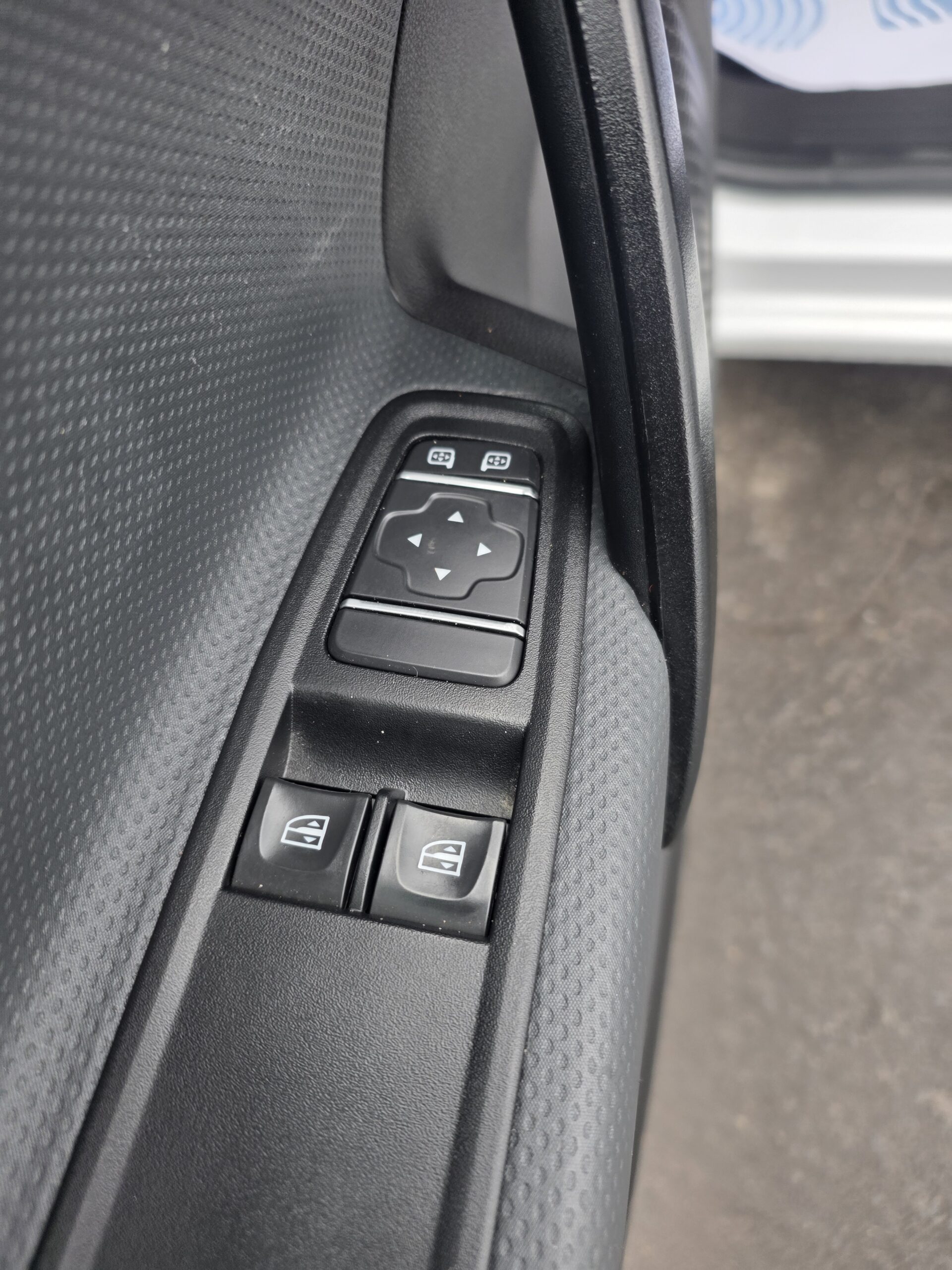 
								MERCEDES CITAN 112 CDI BOITE MANUELLE plein									