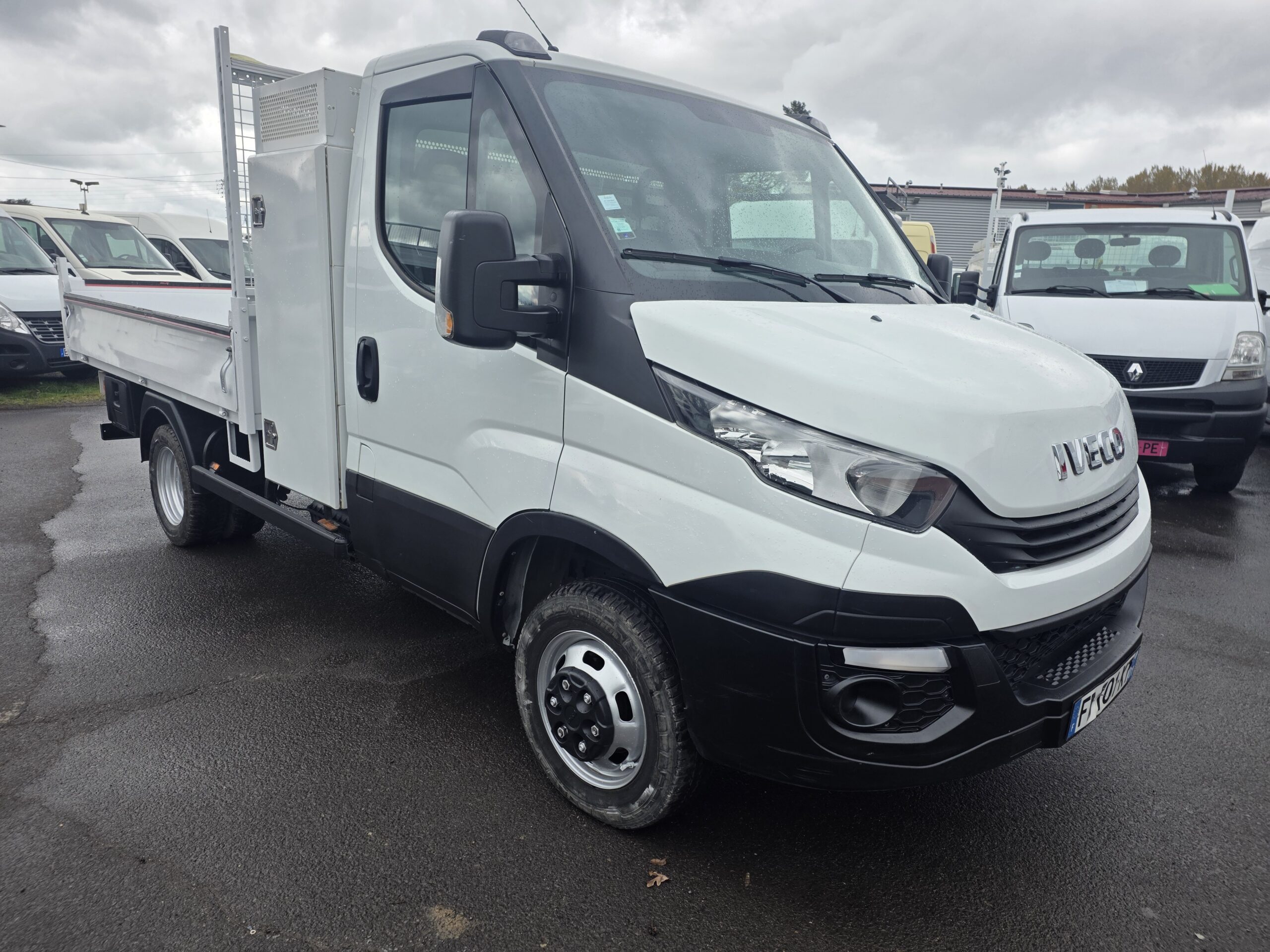 
								IVECO 35C15 3L 150CV BENNE COFFRE JPM plein									