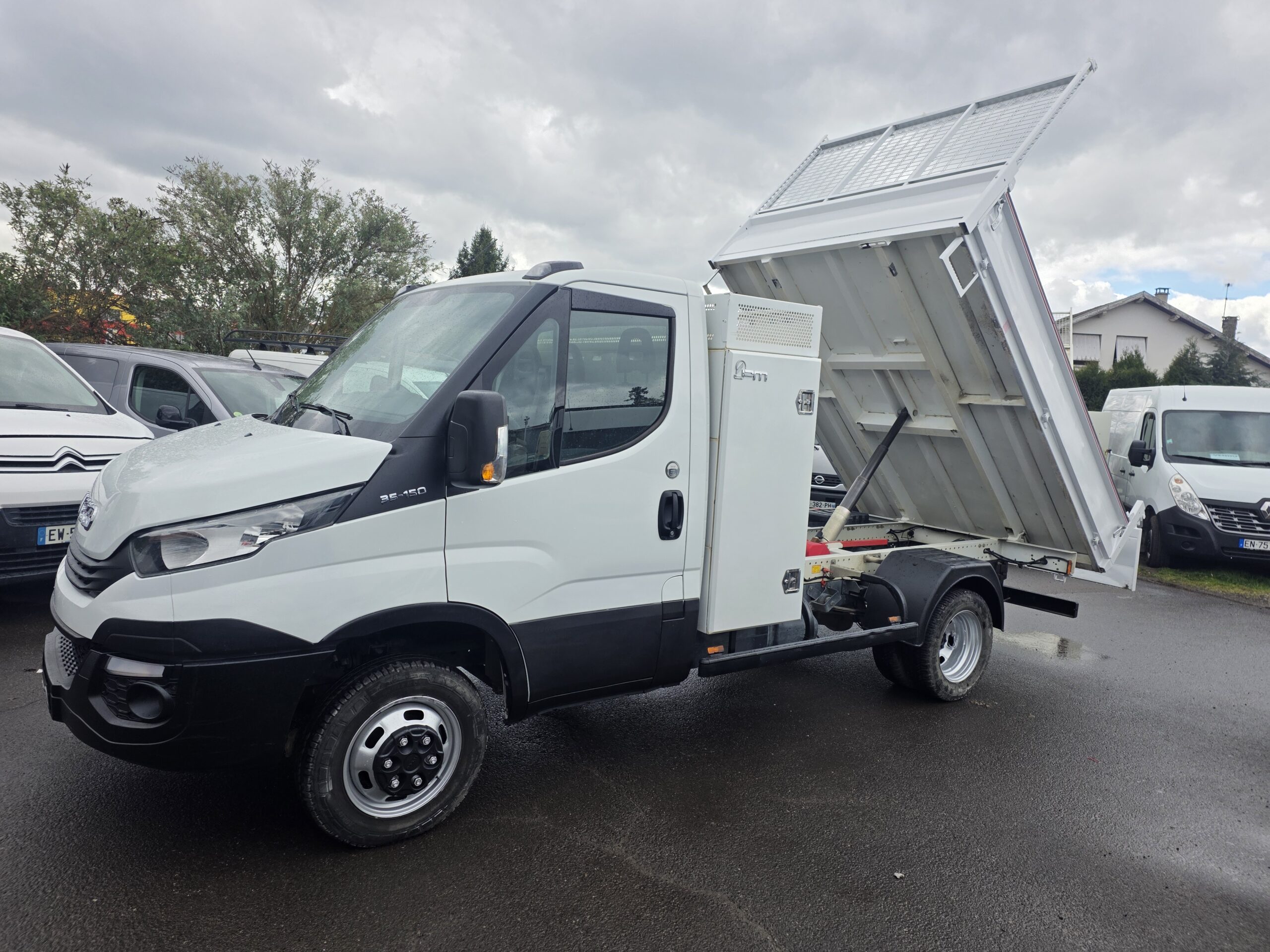 
								IVECO 35C15 3L 150CV BENNE COFFRE JPM plein									