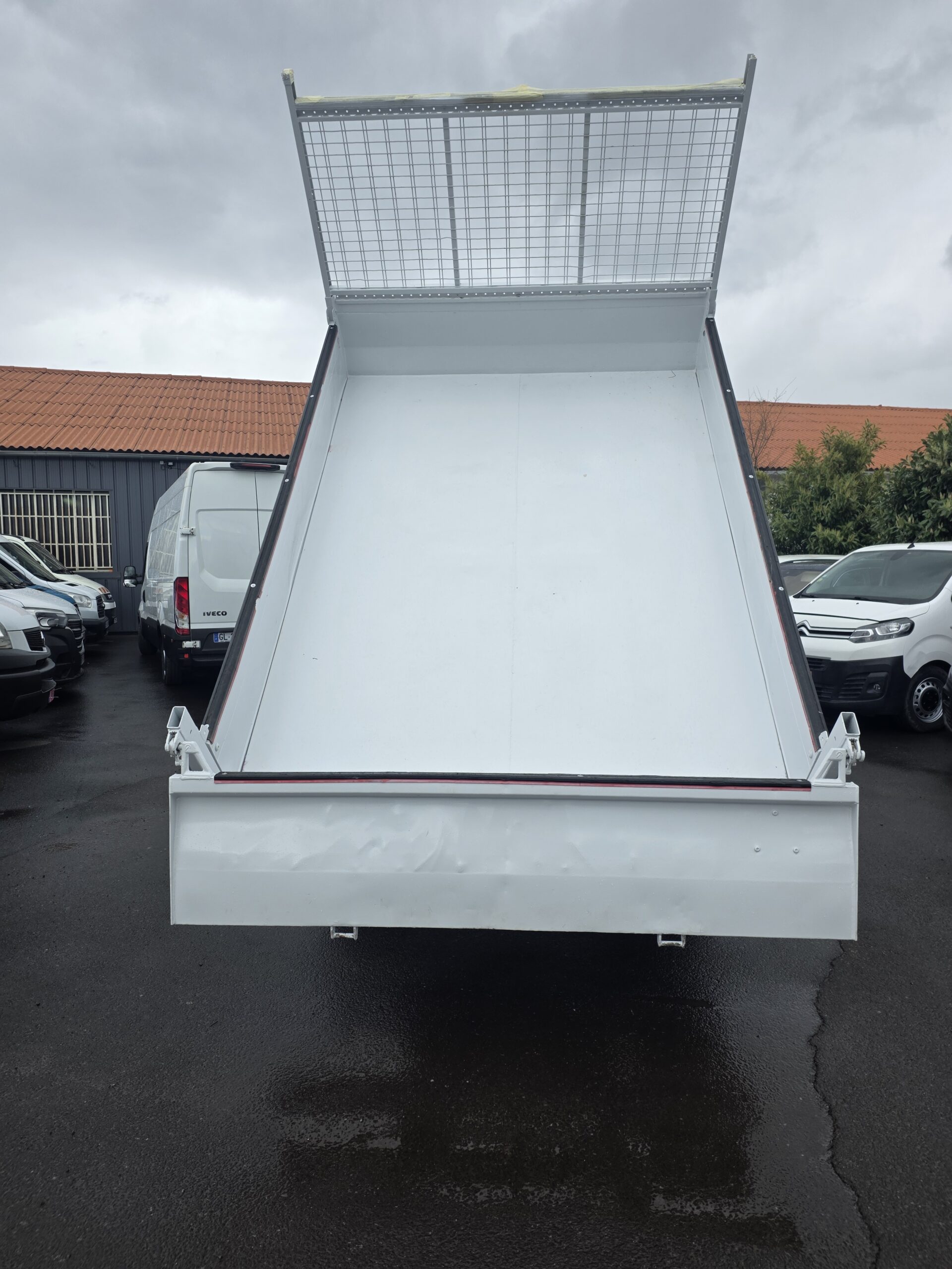 
								IVECO 35C15 3L 150CV BENNE COFFRE JPM plein									