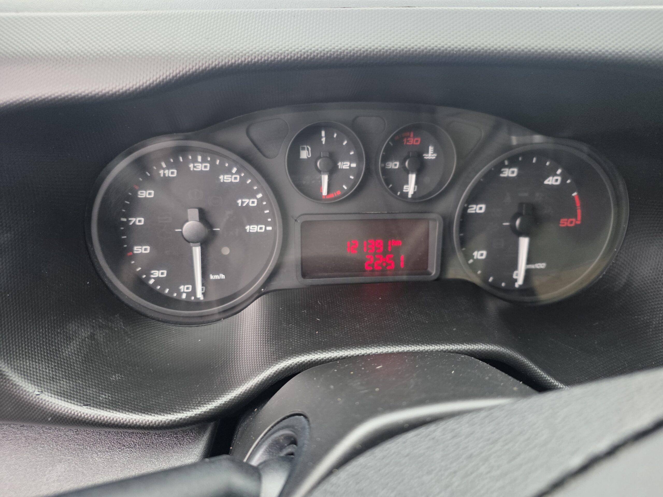 
								IVECO 35C15 3L 150CV BENNE COFFRE JPM plein									