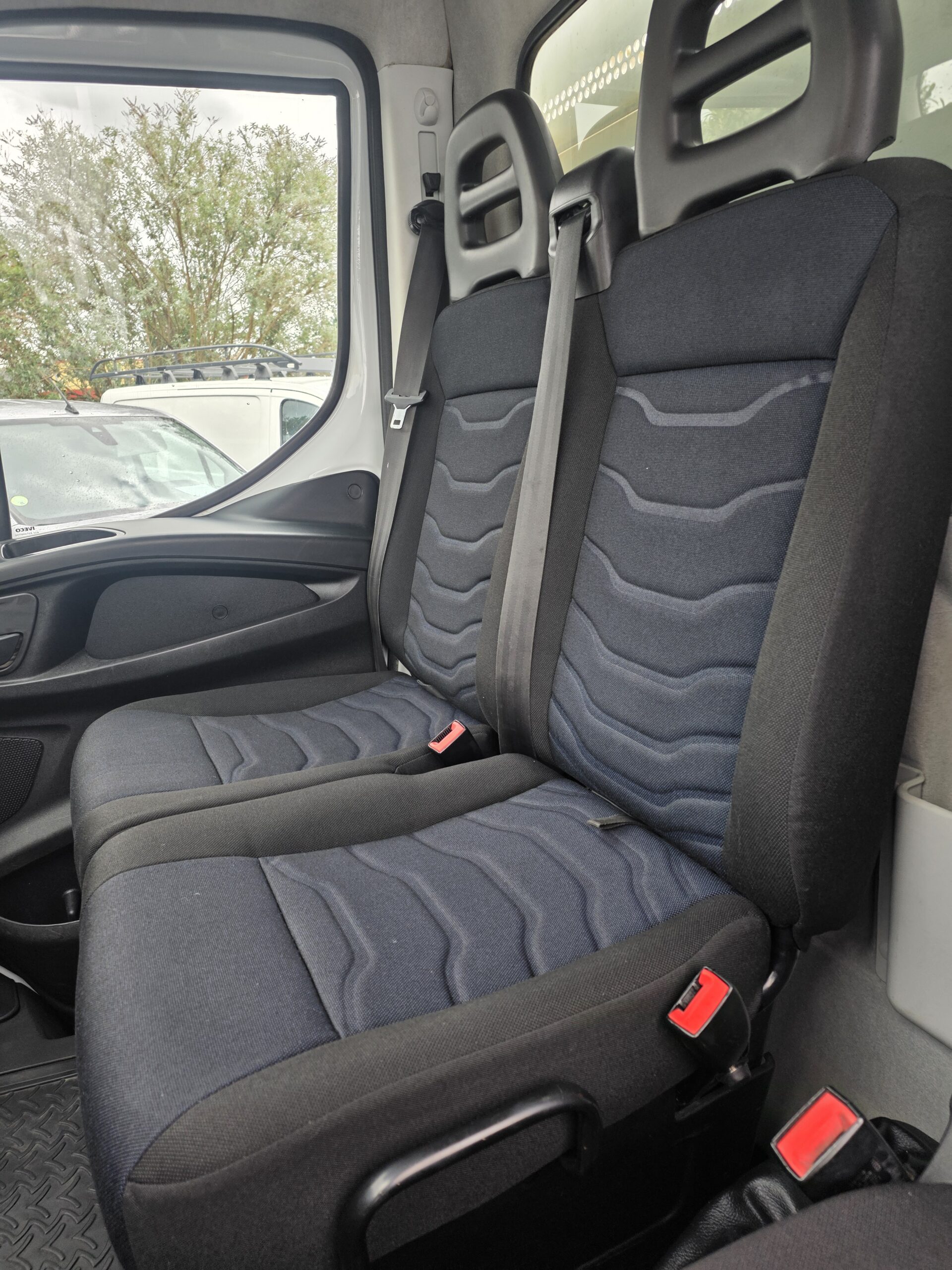 
								IVECO 35C15 3L 150CV BENNE COFFRE JPM plein									