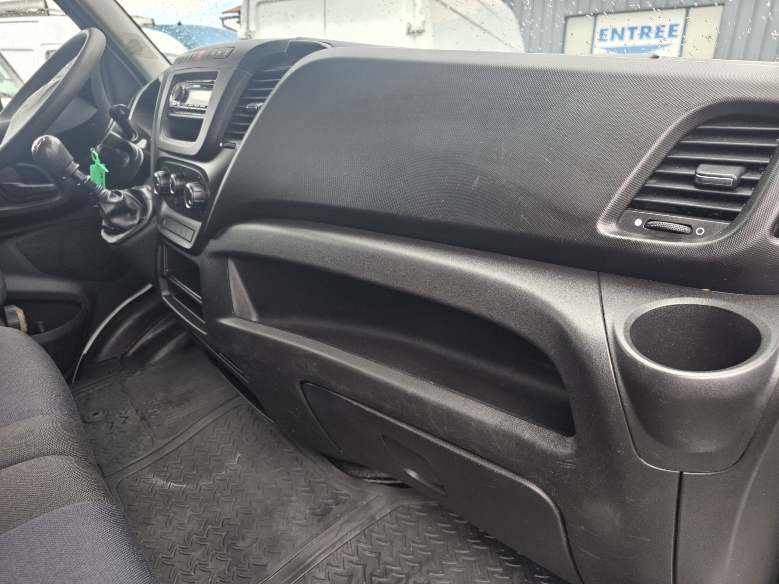 
								IVECO 35C15 3L 150CV BENNE COFFRE JPM plein									