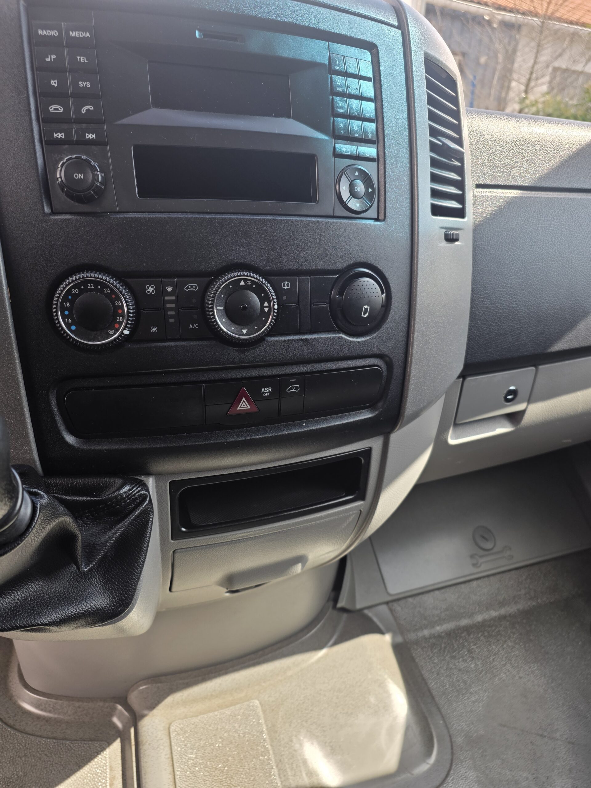 
								MERCEDES BENZ 316 CDI FRIGO groupe CARRIER plein									