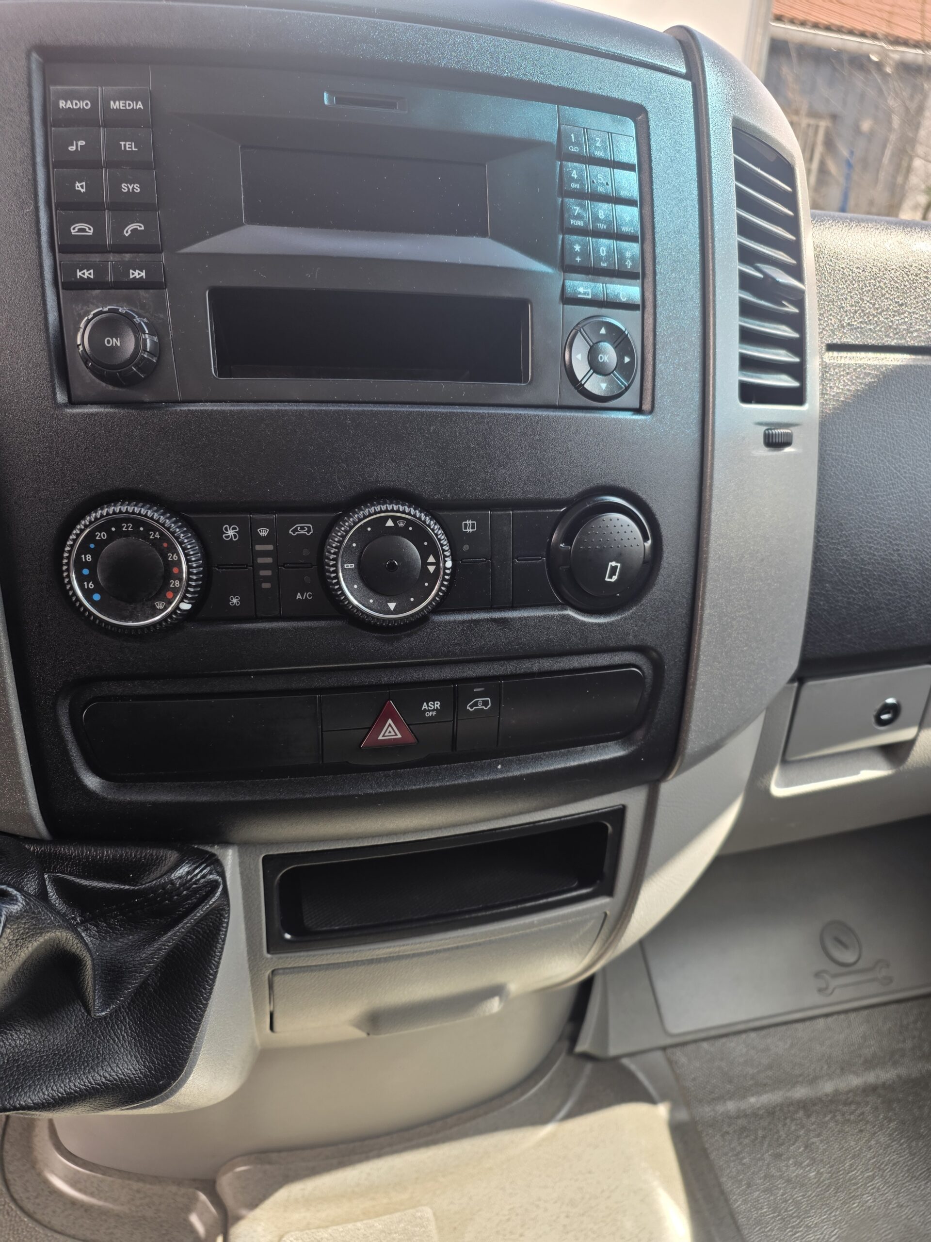 
								MERCEDES BENZ 316 CDI FRIGO groupe CARRIER plein									
