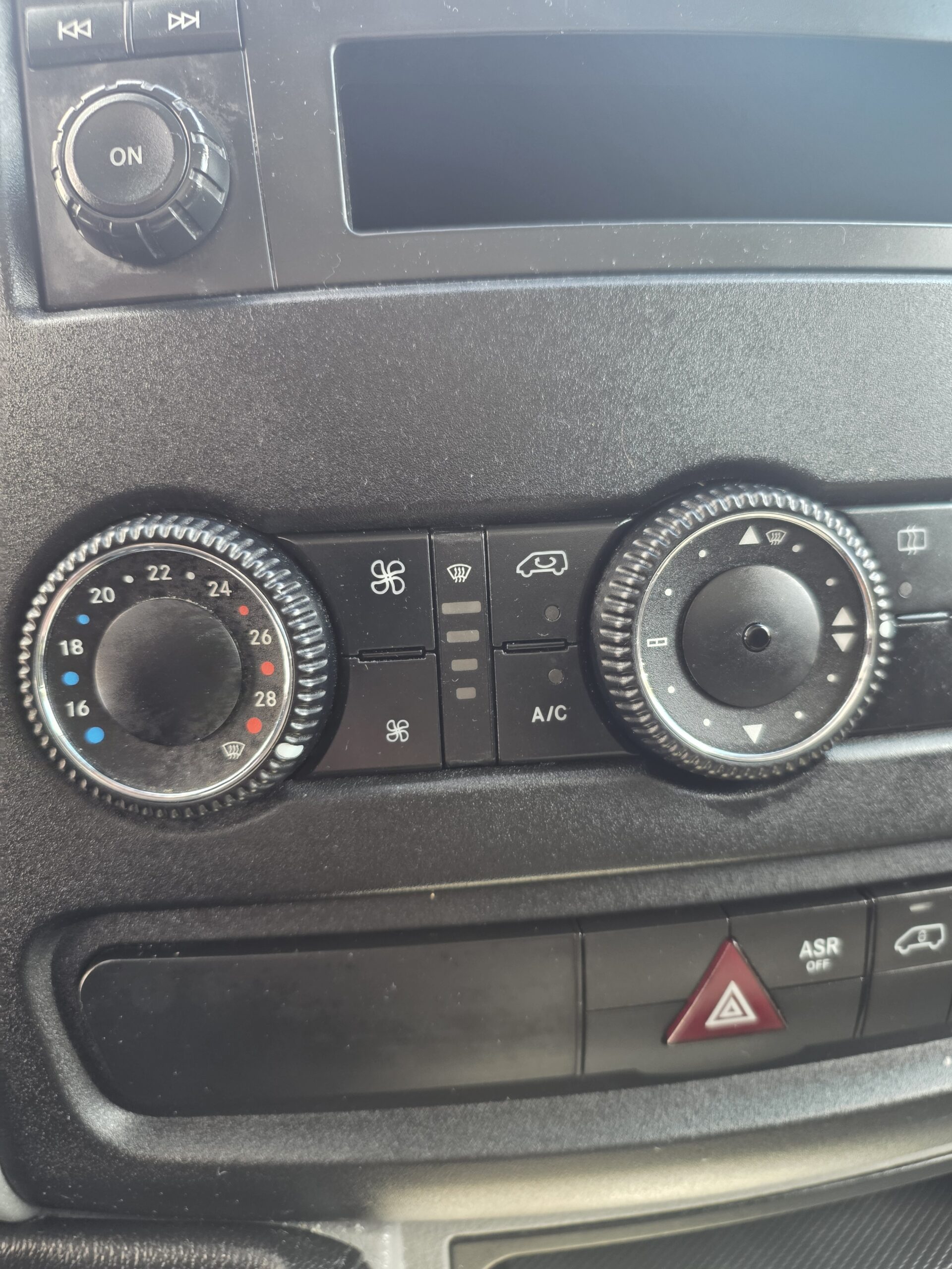 
								MERCEDES BENZ 316 CDI FRIGO groupe CARRIER plein									