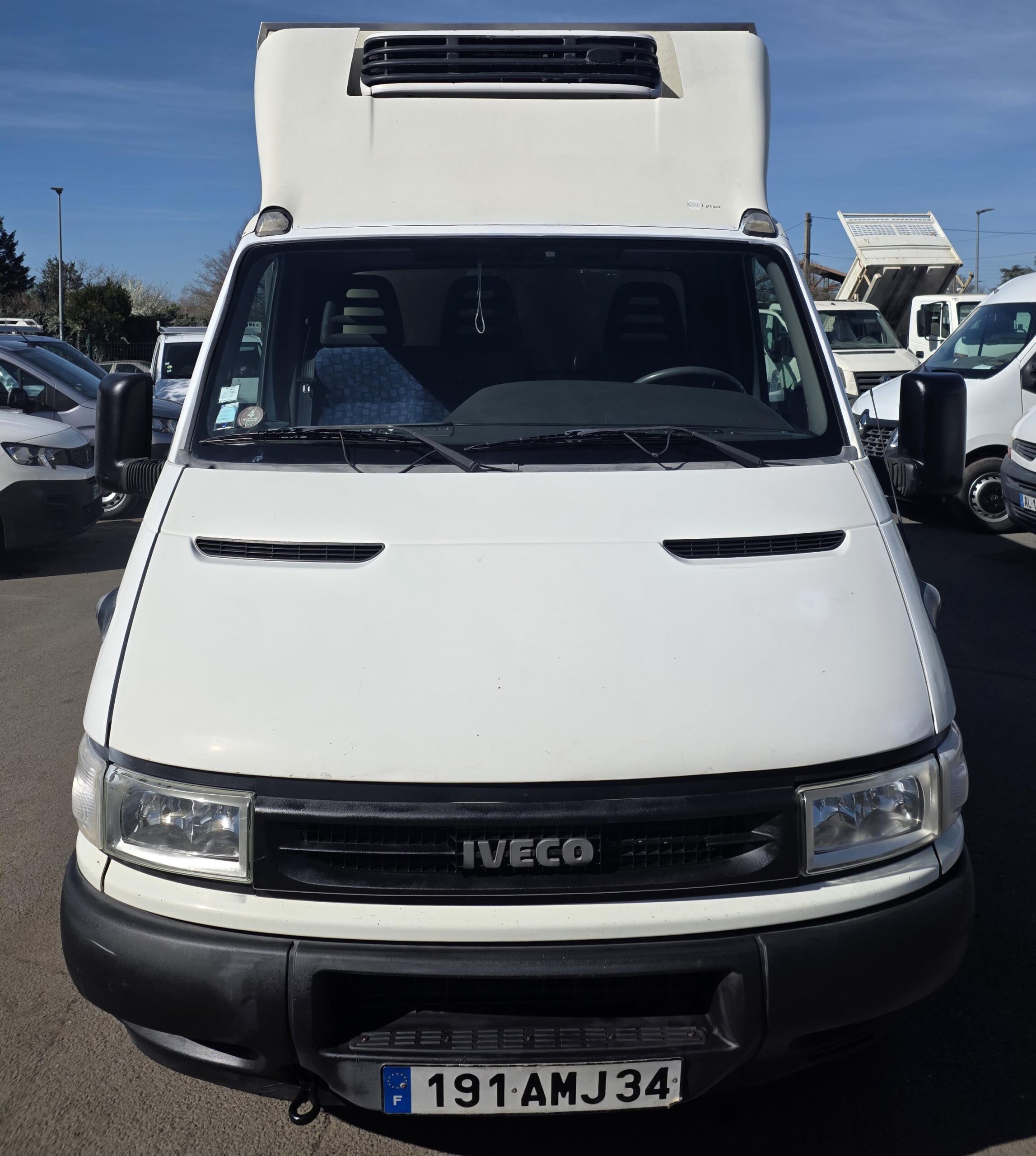 
								IVECO  35C9 CAISSE FRIGO plein									