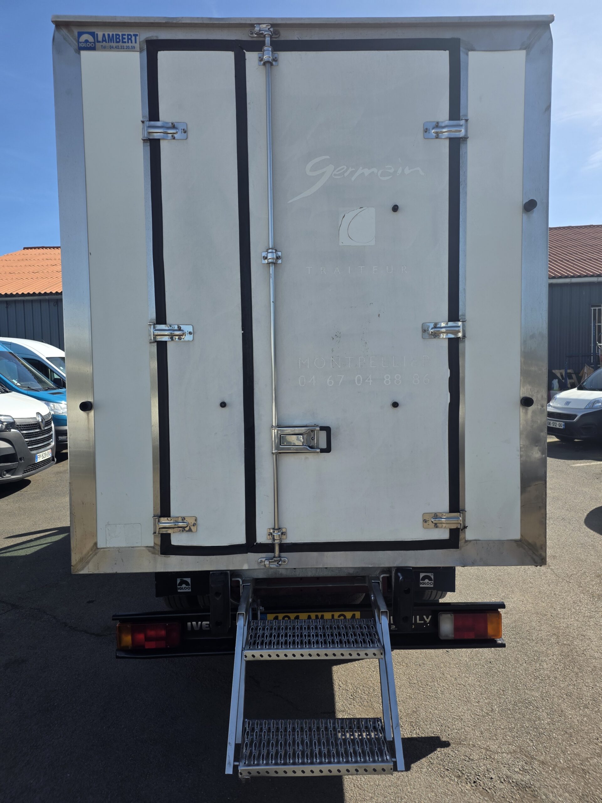 
								IVECO  35C9 CAISSE FRIGO plein									