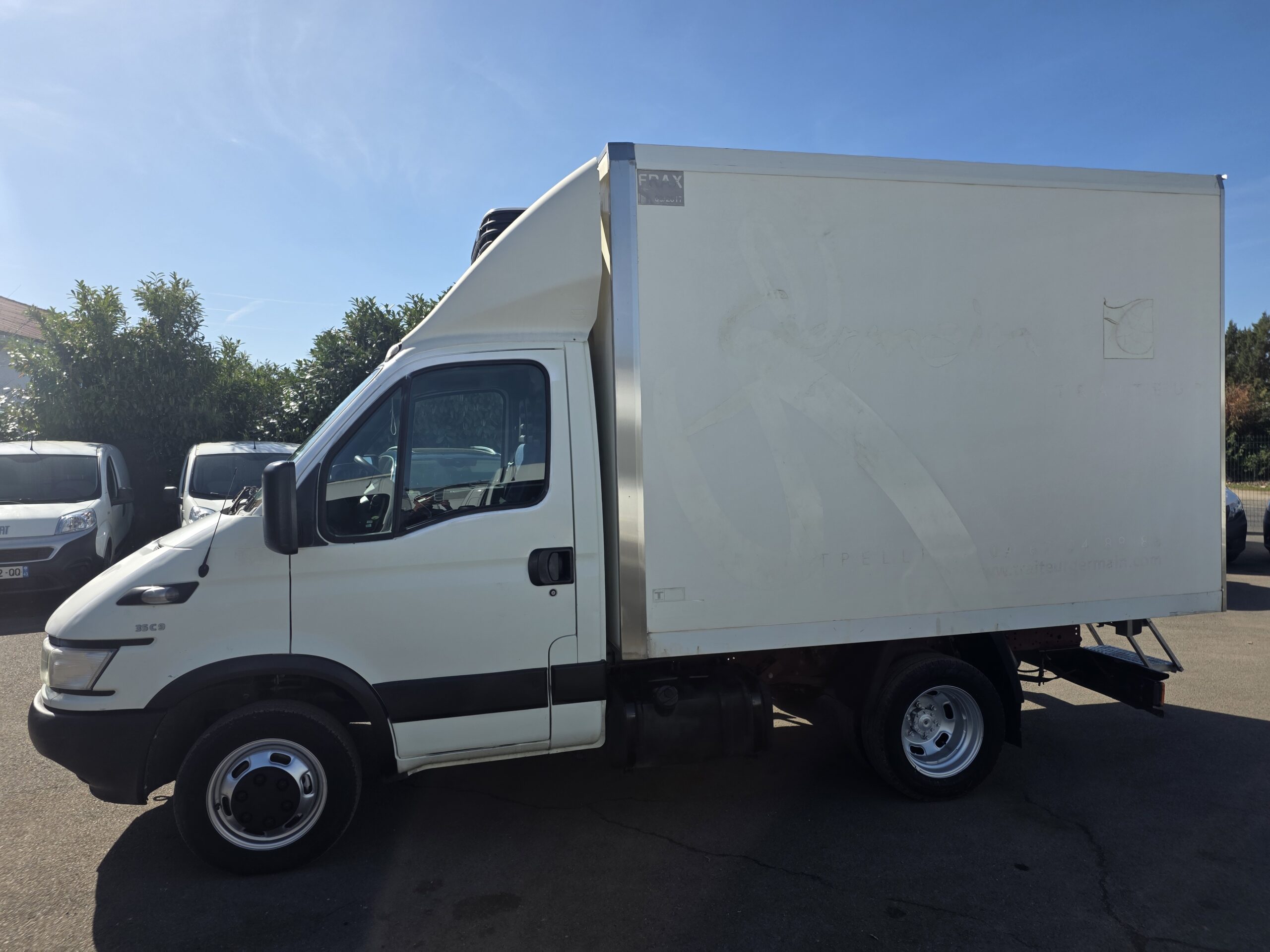 
								IVECO  35C9 CAISSE FRIGO plein									