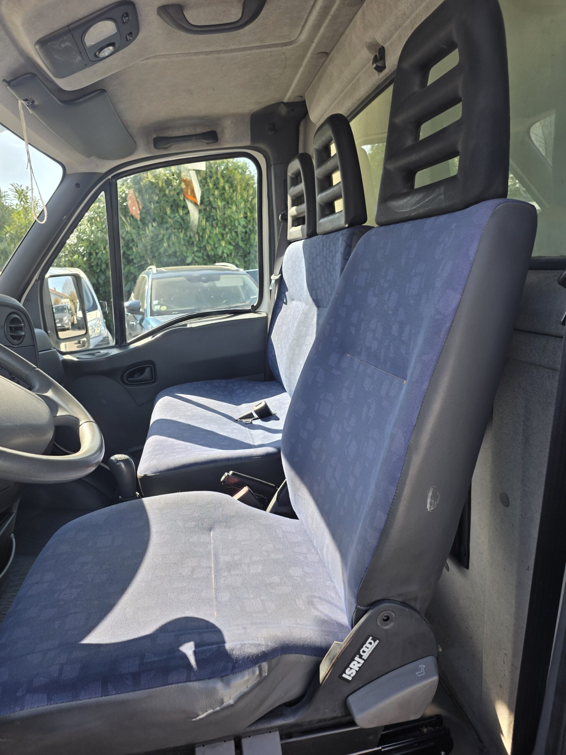 
								IVECO  35C9 CAISSE FRIGO plein									