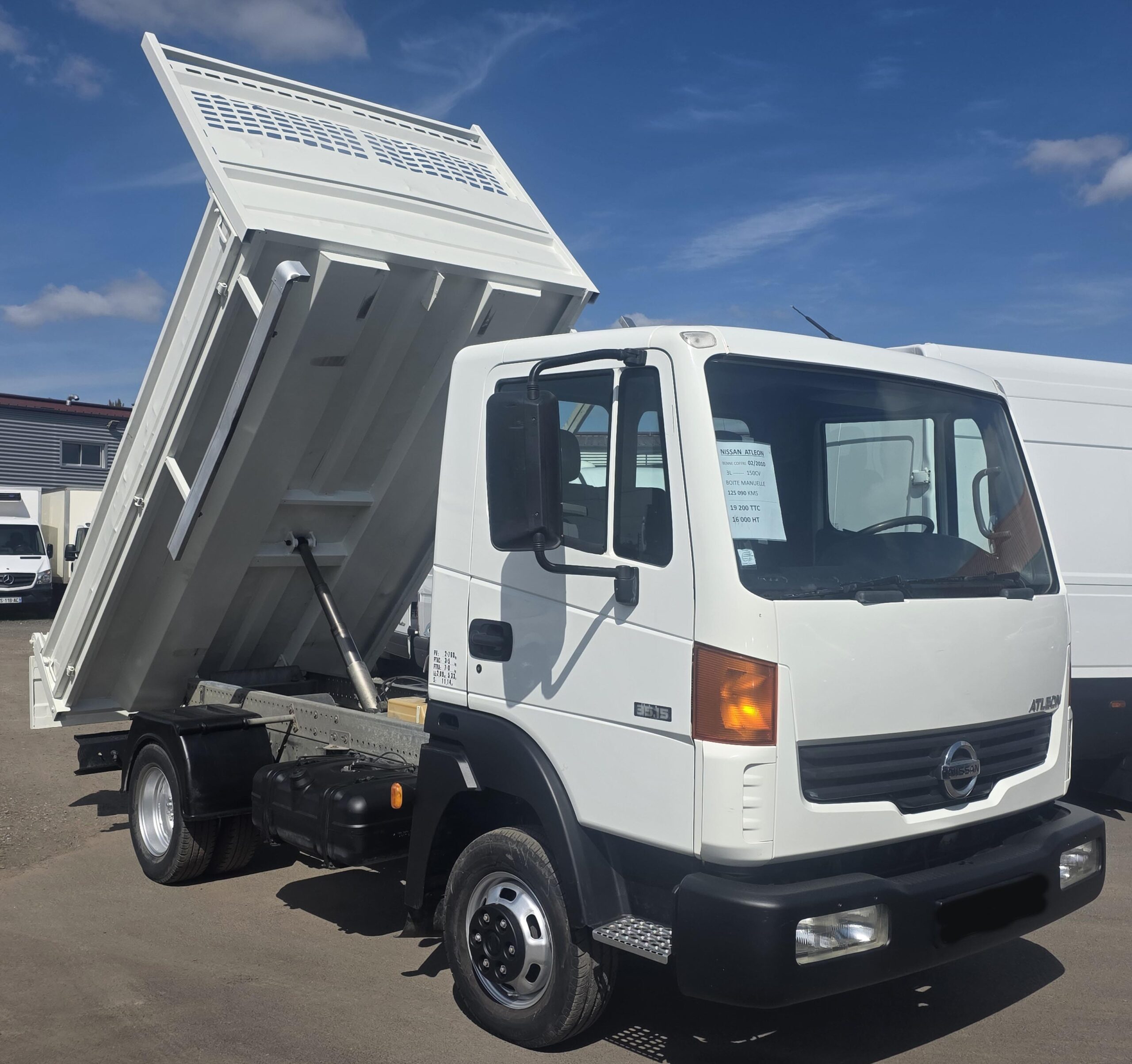 
								NISSAN ATLEON BENNE 3L 150CV plein									