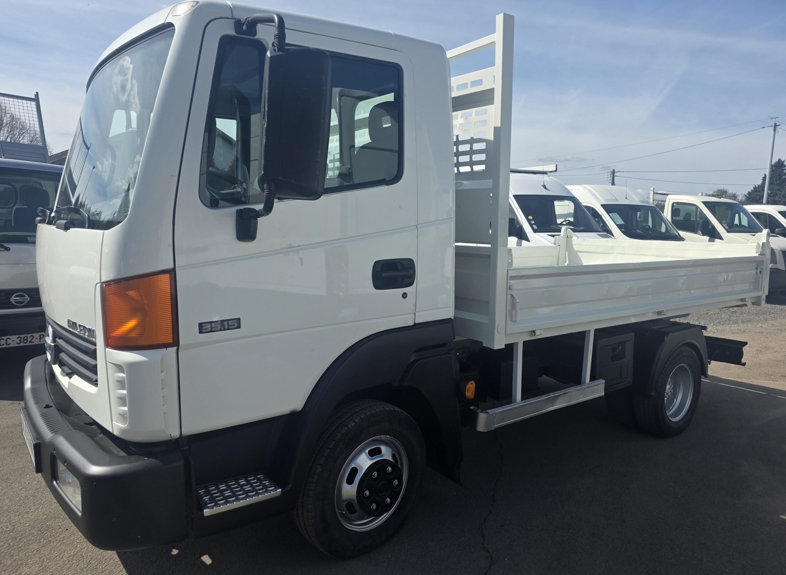 
								NISSAN ATLEON BENNE 3L 150CV plein									
