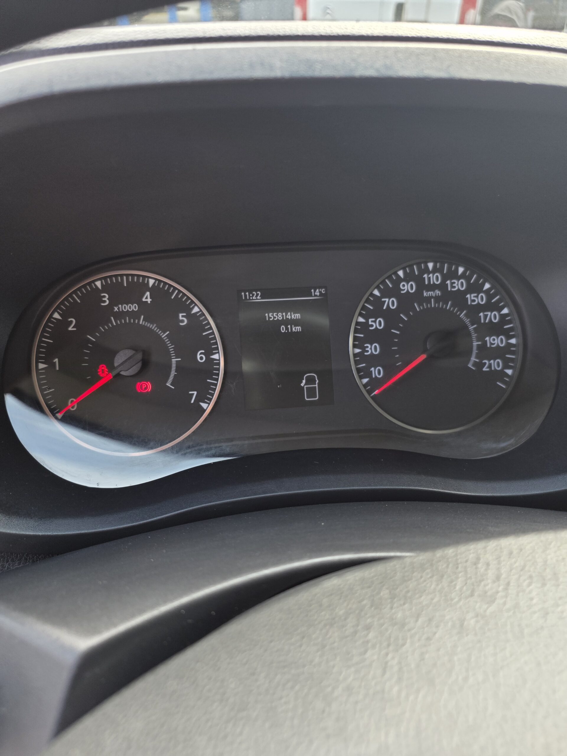 
								NISSAN NV400 2.3L 165CV CAISSE HAYON plein									