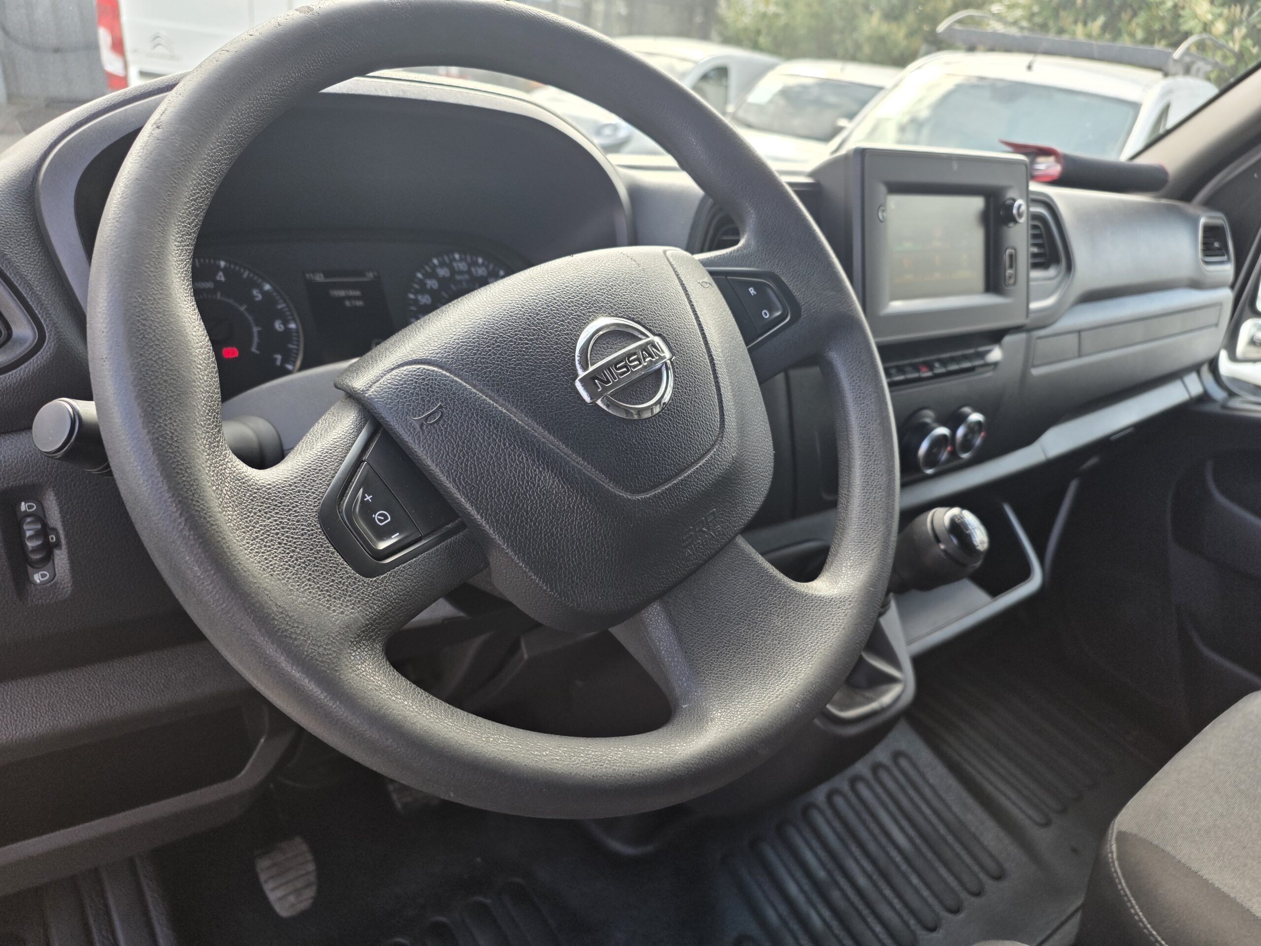 
								NISSAN NV400 2.3L 165CV CAISSE HAYON plein									