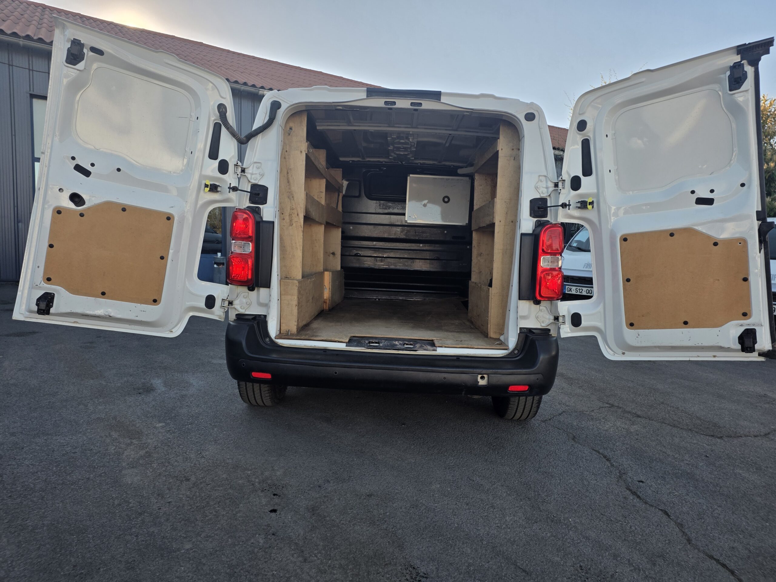 
								CITROEN JUMPY 1.6 HDI 120CV TÔLÉ plein									