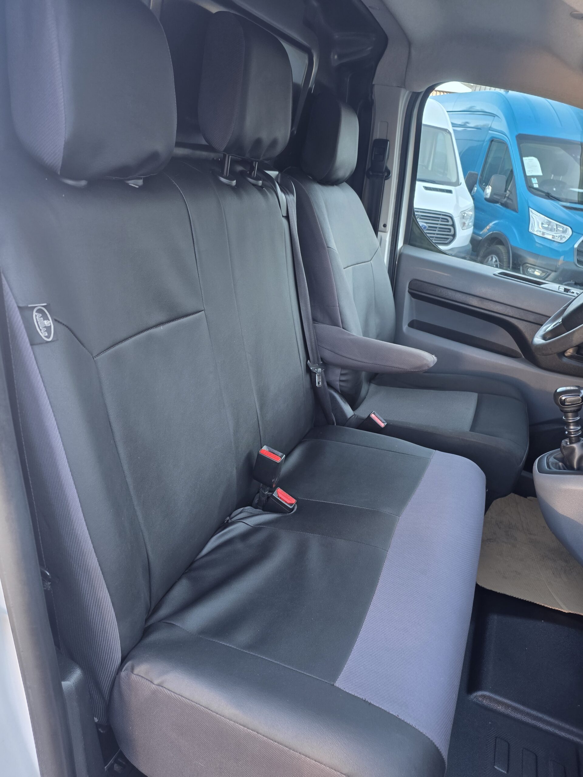 
								CITROEN JUMPY 1.6 HDI 120CV TÔLÉ plein									